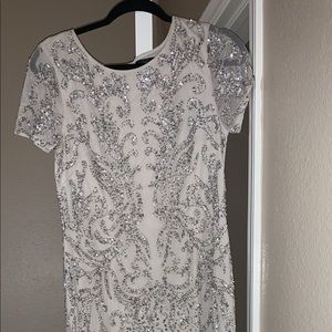 Adriana dress beige elegant.